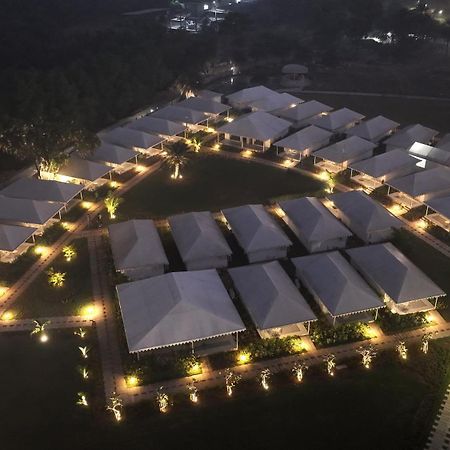 The Fern Seaside Luxurious Tent Resort Daman Exteriér fotografie